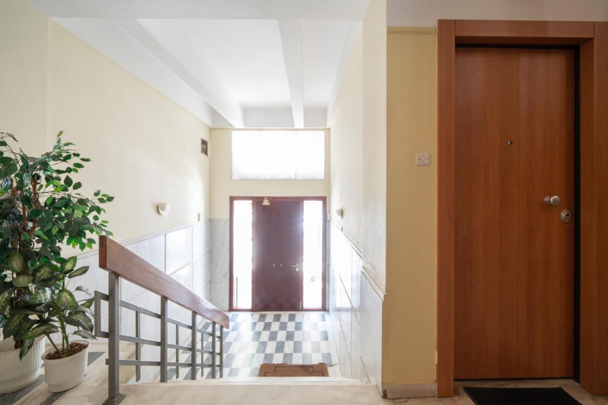 Sophisticated Modern Apt In Athens Center Exterior photo